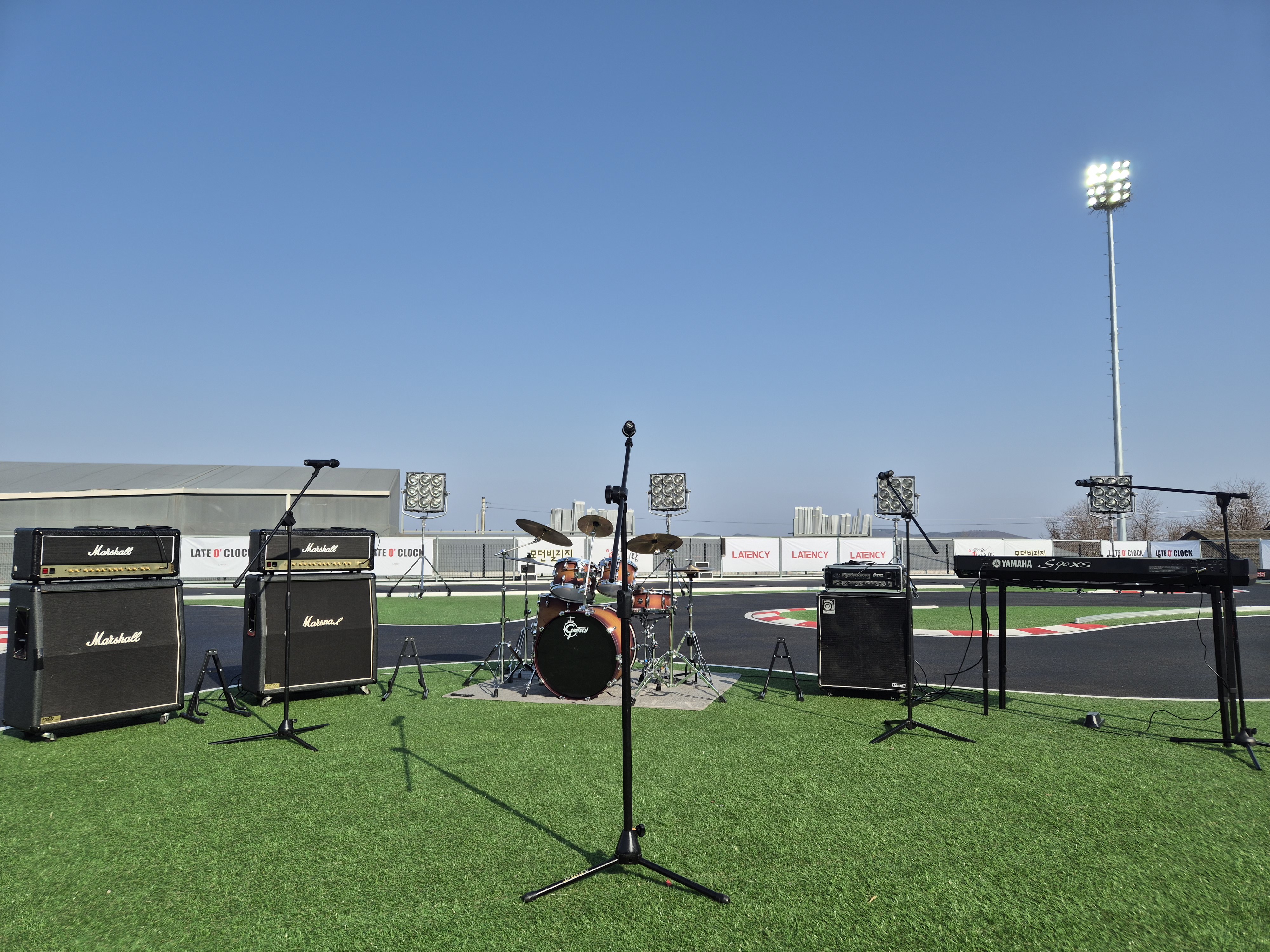 뮤직비디오 촬영 밴드장비 렌탈 / 드럼, 기타앰프, 베이스앰프, 키보드 세팅